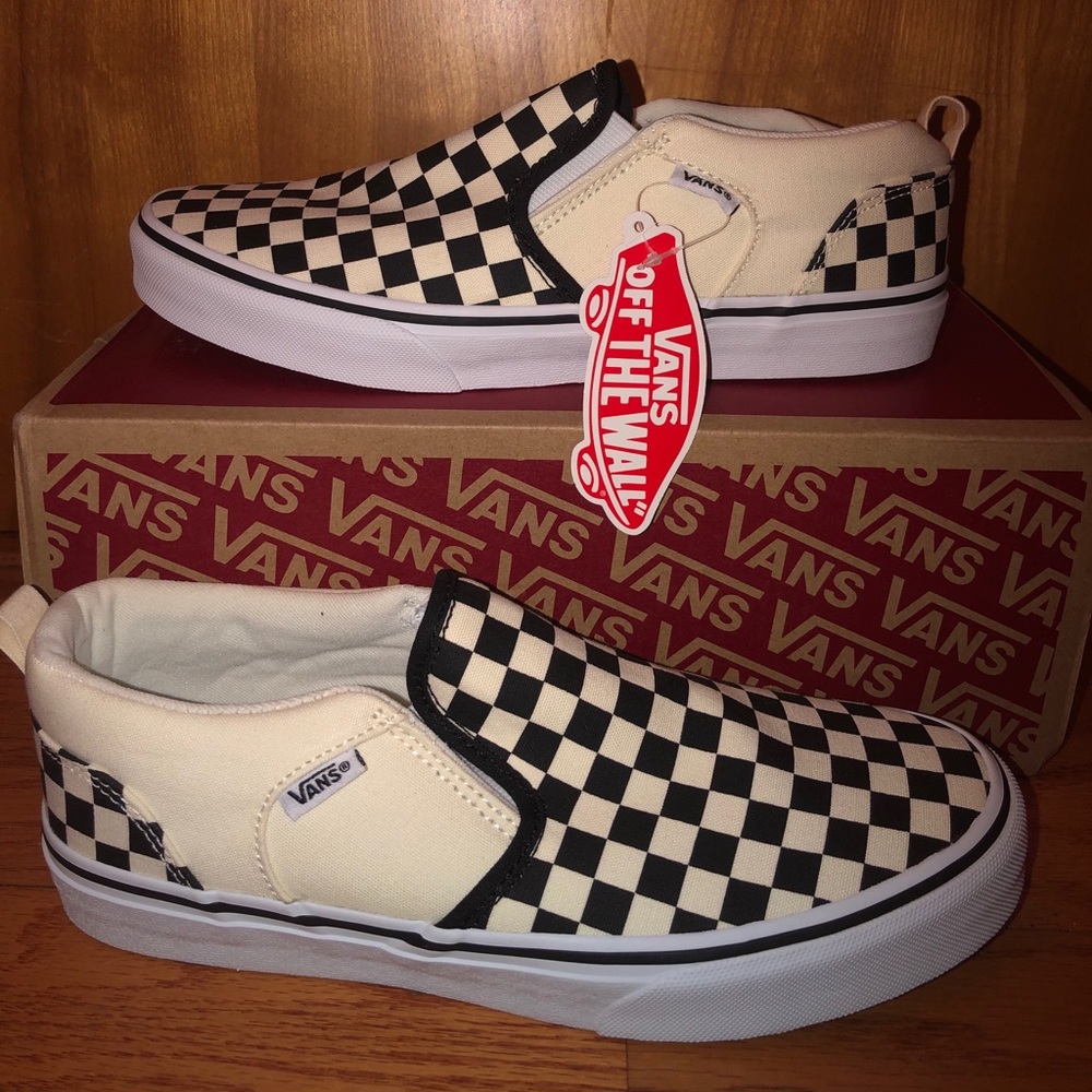 Checkered Vans black/white